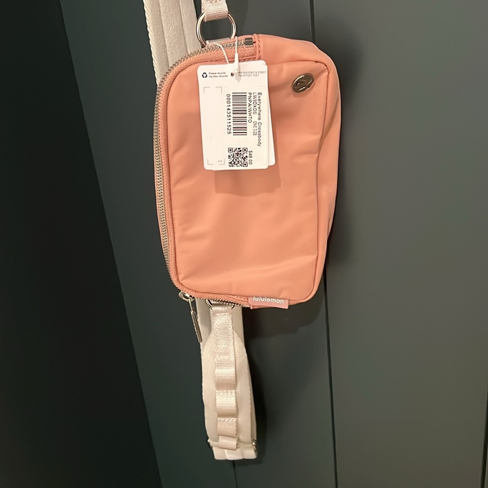NWT Lululemon everywhere crossbody